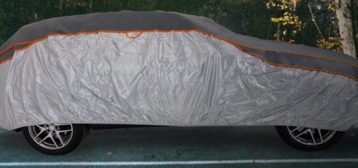 Car anti-hail cover is made of a very light and waterproof synthetic material