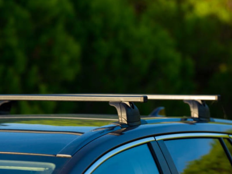 Universal car roof bars allow you to carry bulky on the roof of your car